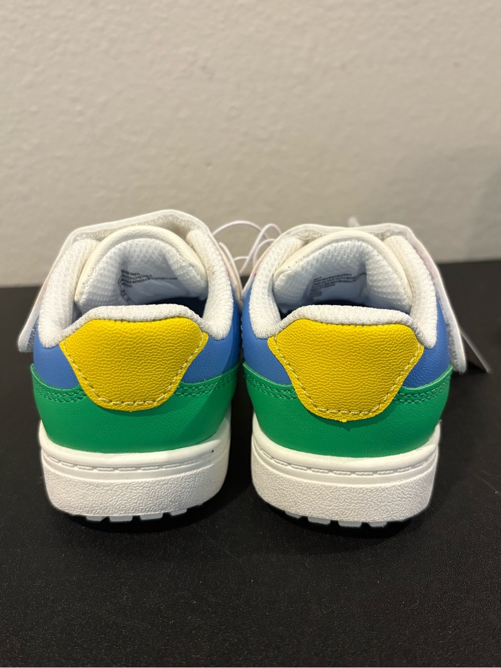 New Toddler Unisex Jaid Solid Court Sneakers - Cat & Jack Size 5 - Picture 4 of 6